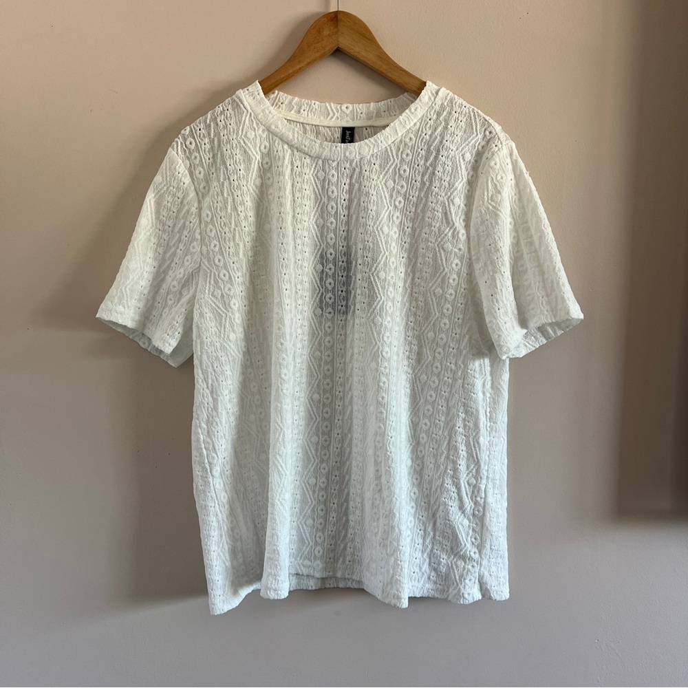 Just Fashion Now White Textured Tee – Size XL – NWT 🤍